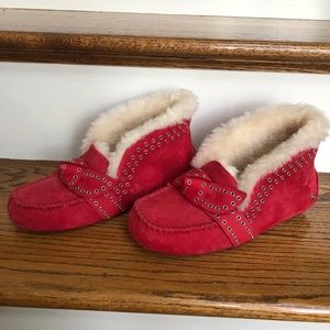 UGG Women’s Poler Indoor/Outdoor Slippers Red-7